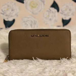 Michael Kors Wallet in Dark Khaki